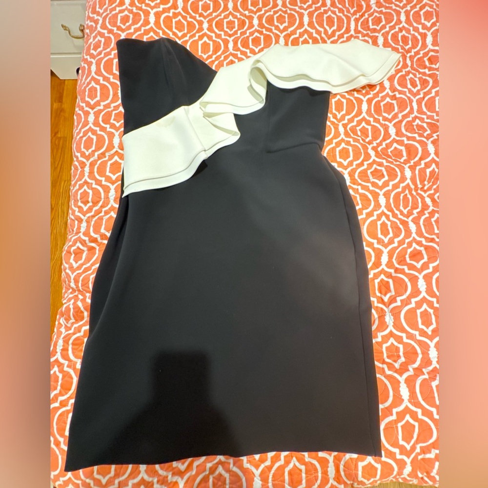 Parker Elegant Black Garment